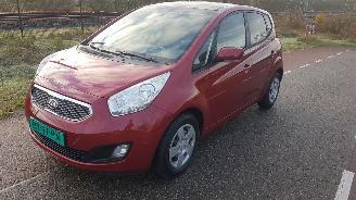 Damaged car Kia Venga AUTOMAAT...PANODAK.. 2011/4